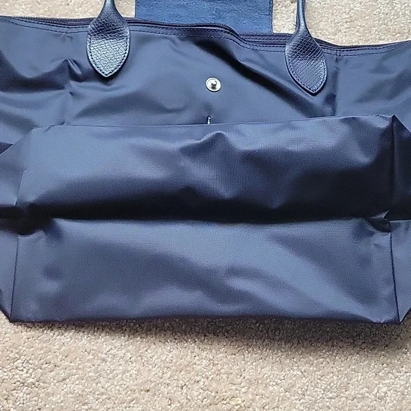 Longchamp Le Pliage Special Edition w/silver Eiffel Tower Embroidery - Picture 6 of 9